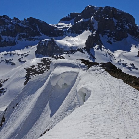 Eindrückliche Schneeskulturen auf der Bannalper Schonegg