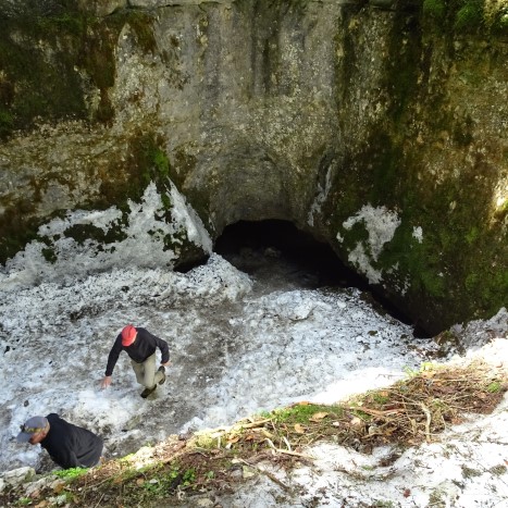 Blick in die Eishöhle