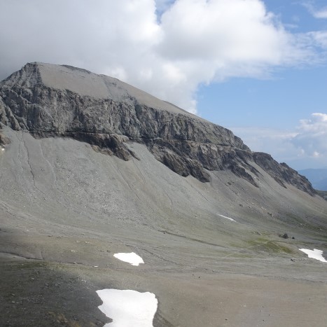 Geologische Trennlinie in der Glarner Hauptüberschiebung