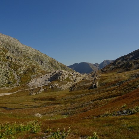 Am Greina-Pass treffen unterschiedlichste Gesteinsarten aufeinander