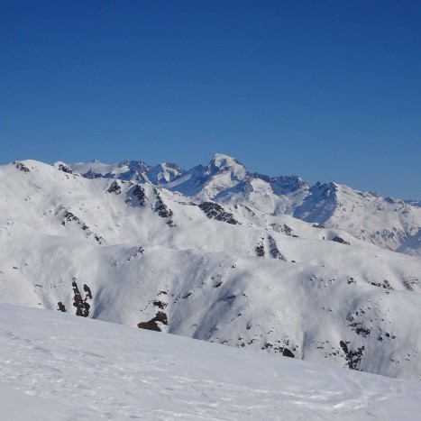 Inmitten einer einsamen Berglandschaft