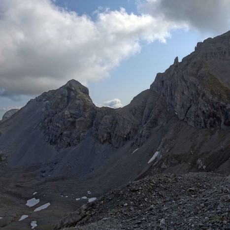 Auf dem Weg zum Uri Rotstock durch eine vielfältige Landschaft