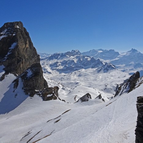 Einsame Schneelandschaft im Seenalptal